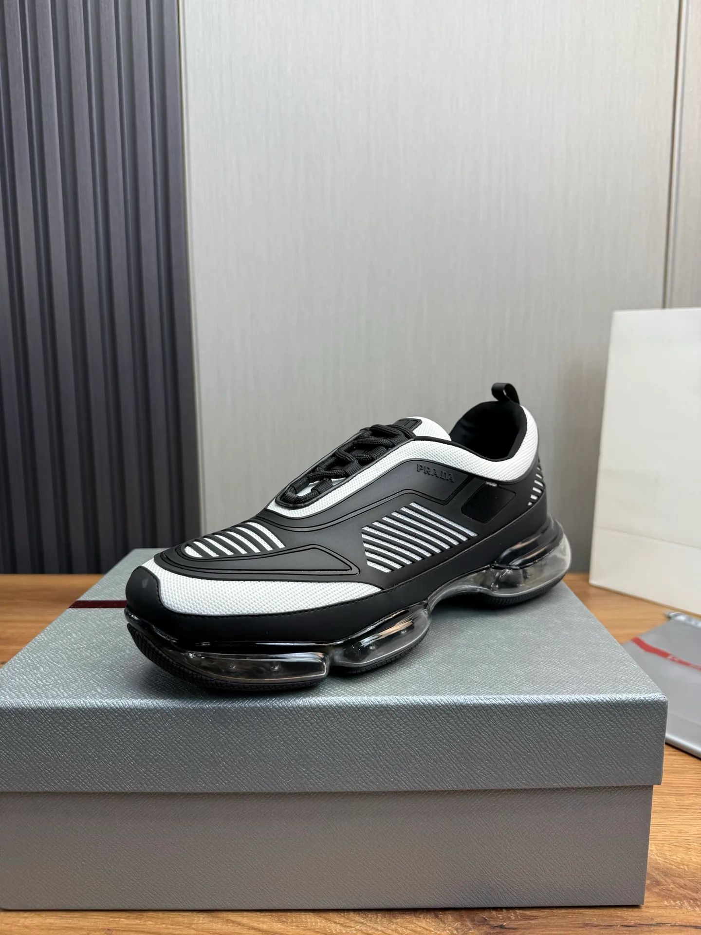 Men's shoes 💰640💰 [PRADA] Men's shoes are popular in the counter, high-quality shipments ✔️Official website synchronization, original fly-woven epoxy fabric + cowhide lining, 1⃣️ to 1⃣️ replica, original air-cushion original bottom, 38-45 (one size larger)